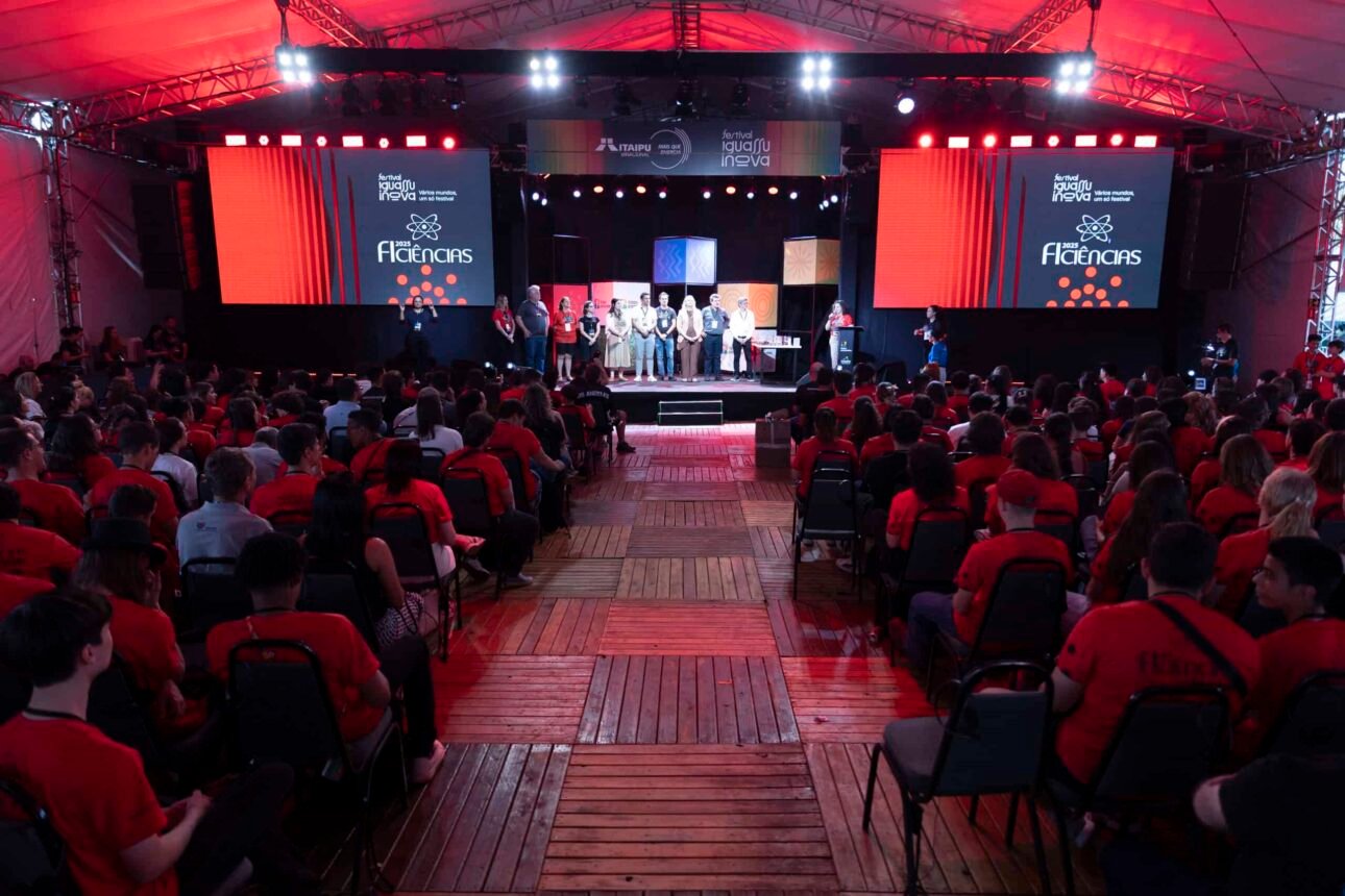 FIciências 2025 encerra edição histórica com premiação e recorde de participação.