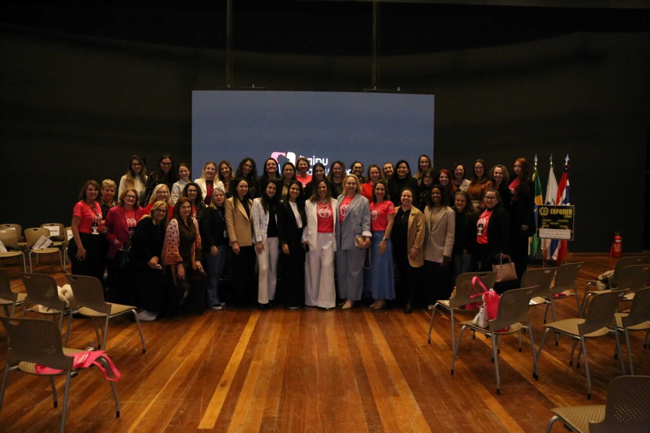 Força feminina do Itaipu Parquetec inspira público na ExpoMulher 2025, em Medianeira.