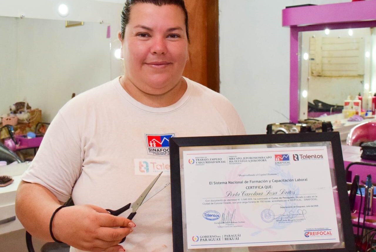 perlacarolinasosa-sinafocal-cursodepeluquería-paraguay-vivienda